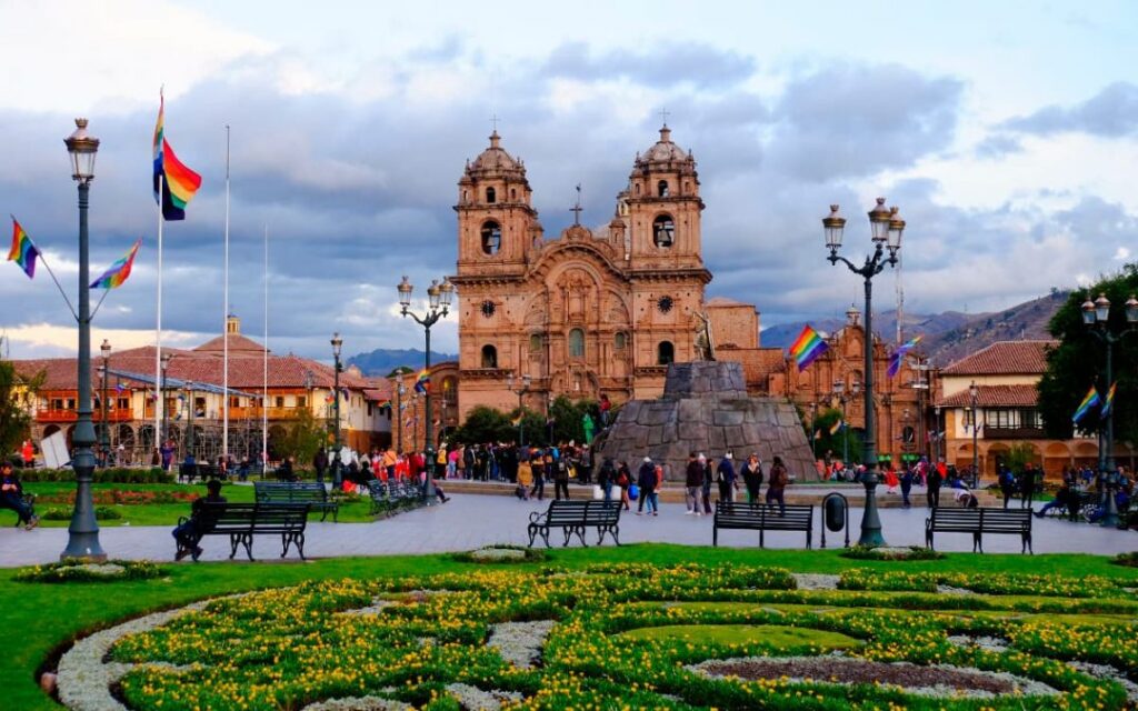 Plaza-de-Armas-Cusco-1080x675